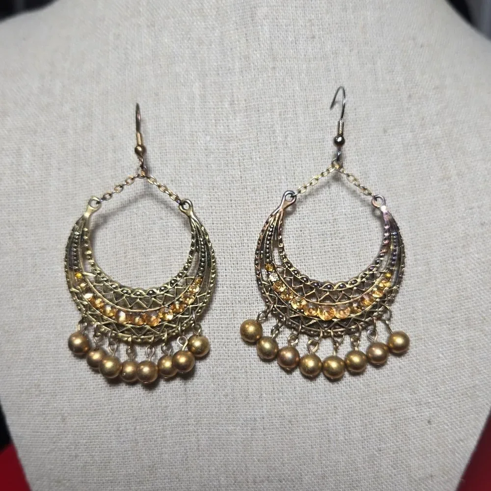 Vintage dangling boho style stone earrings gold tone